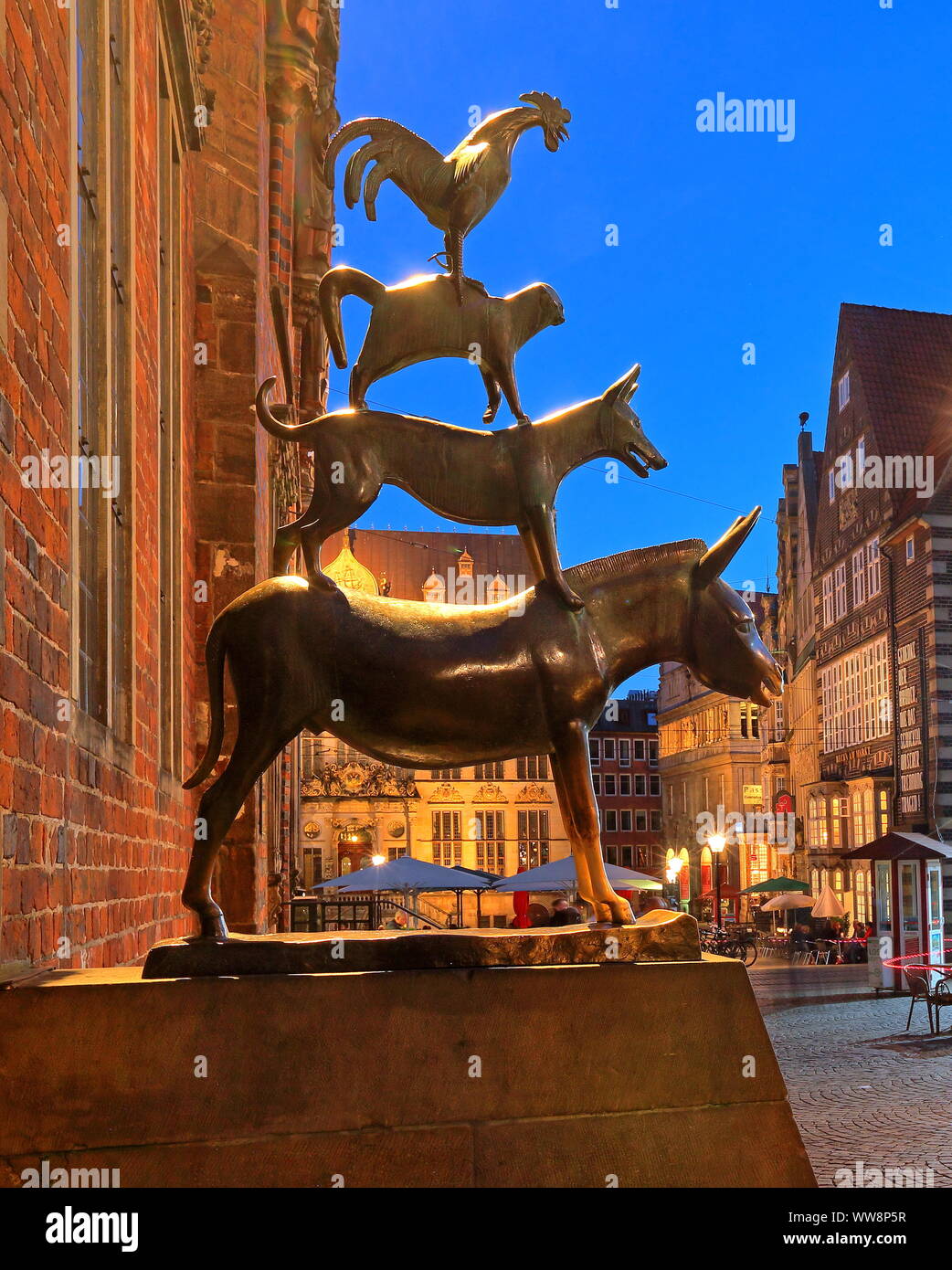 Skulptur Gruppe Bremer Stadtmusikanten am Rathaus, Bremen, Bremen, Norddeutschland, Deutschland Stockfoto