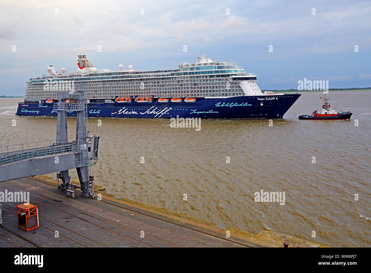 Kreuzfahrtschiff Mein Schiff 4 Auf Der Weser Der