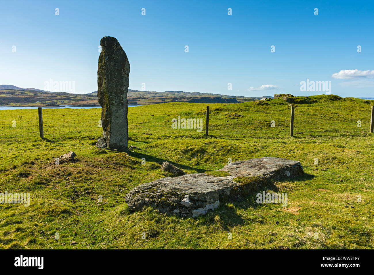 Die Calliach (alte Frau) Standing Stone, in der Nähe von Quinish Point, Isle of Mull, Schottland, Großbritannien Stockfoto