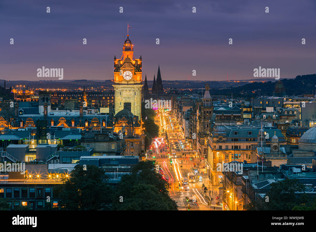 Dämmerung Blick über Edinburgh als von Calton Hill zu sehen. Stockfoto