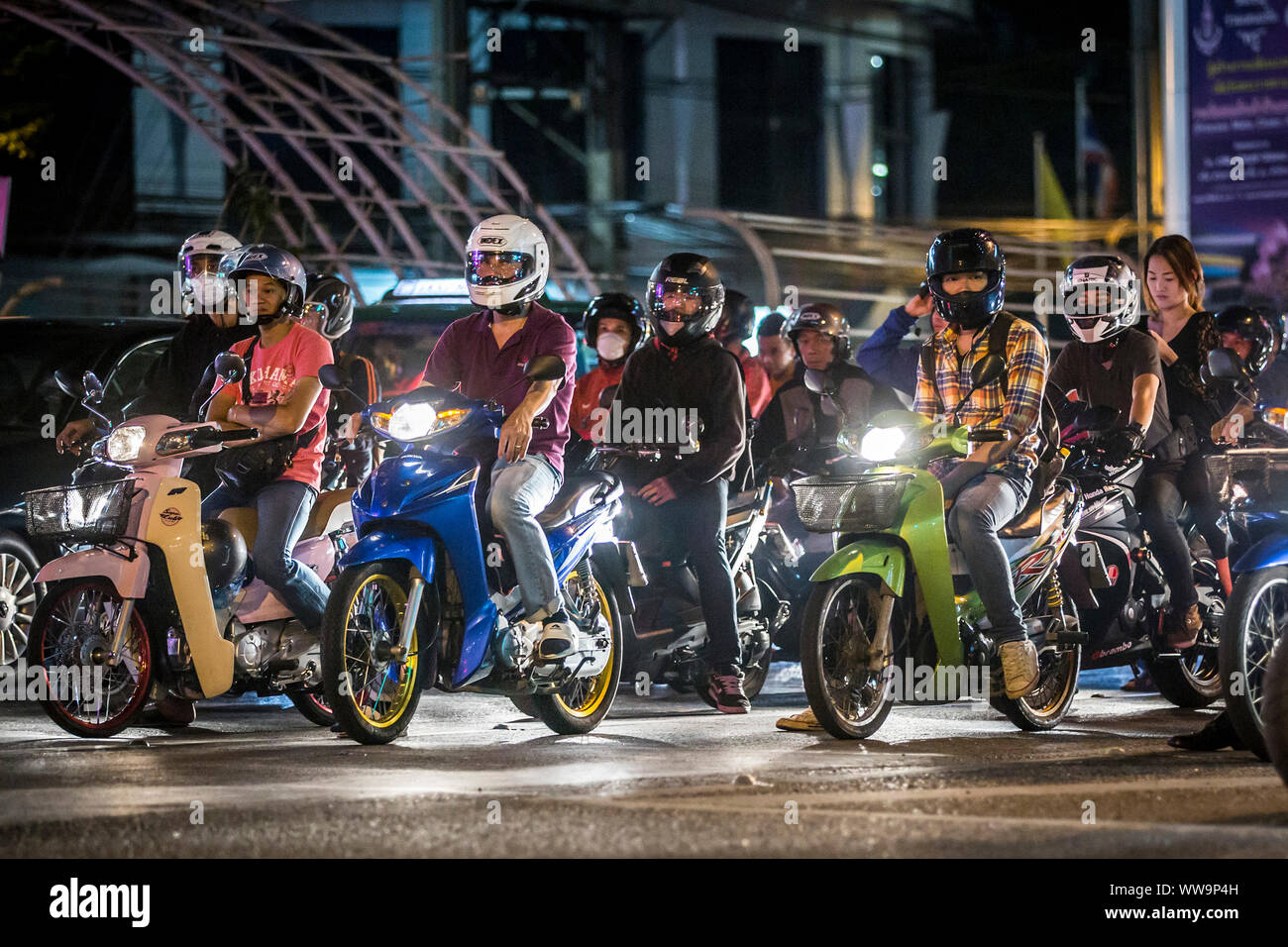 Bangkok, Thailand - Moto - Taxifahrer auf den Straßen von Bangkok. Stockfoto