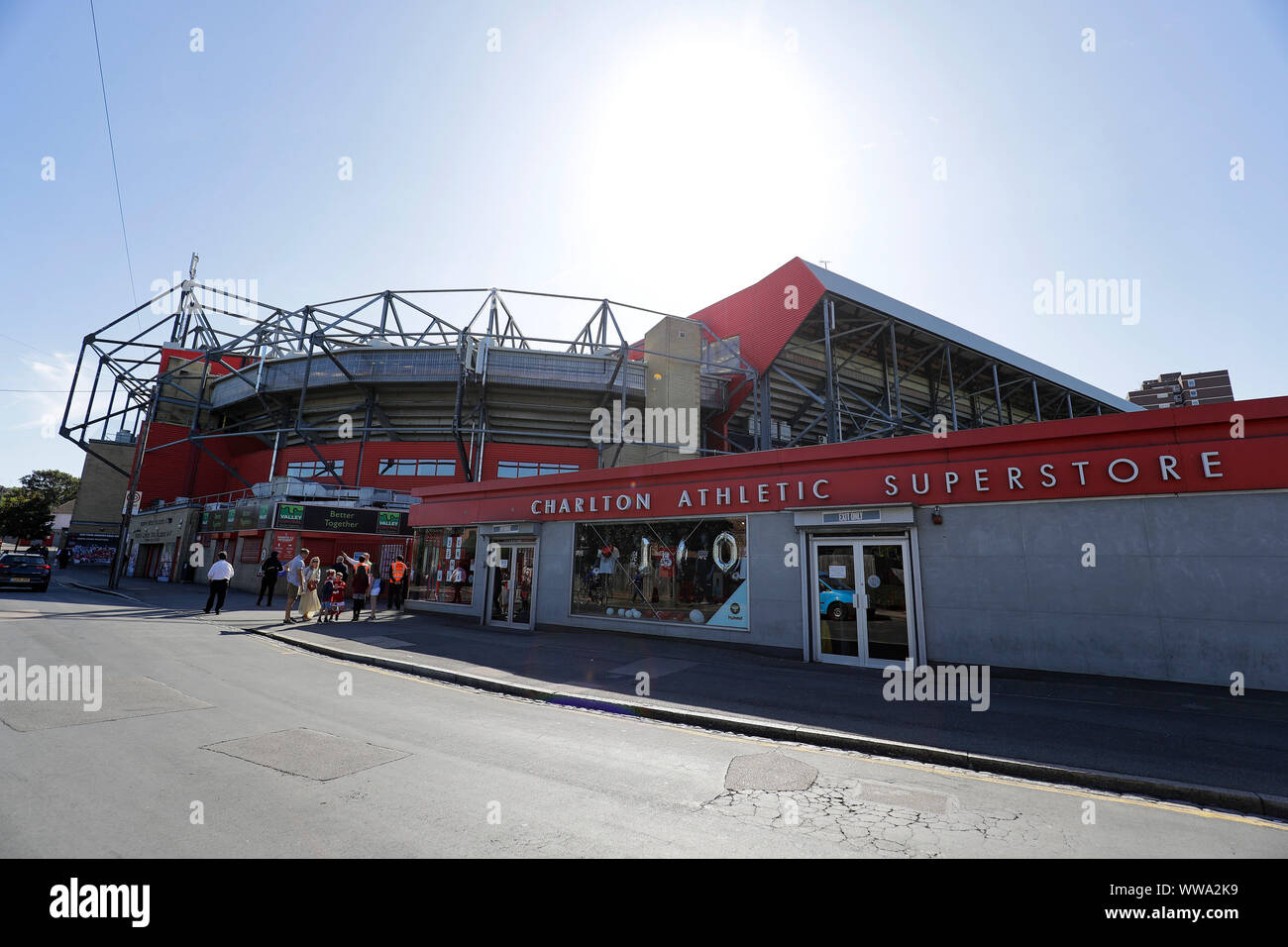 London, Großbritannien. 14. September 2019; das Tal, Charlton, London, England; Englische Meisterschaft Fußball, Charlton Athletic gegen Birmingham City; allgemeine Sicht auf das Tal Stadion - Streng redaktionelle Verwendung. Keine Verwendung mit nicht autorisierten Audio-, Video-, Daten-, Spielpläne, Verein/liga Logos oder "live" Dienstleistungen. On-line-in-Match mit 120 Bildern beschränkt, kein Video-Emulation. Credit: Aktion Plus Sport Bilder/Alamy leben Nachrichten Stockfoto