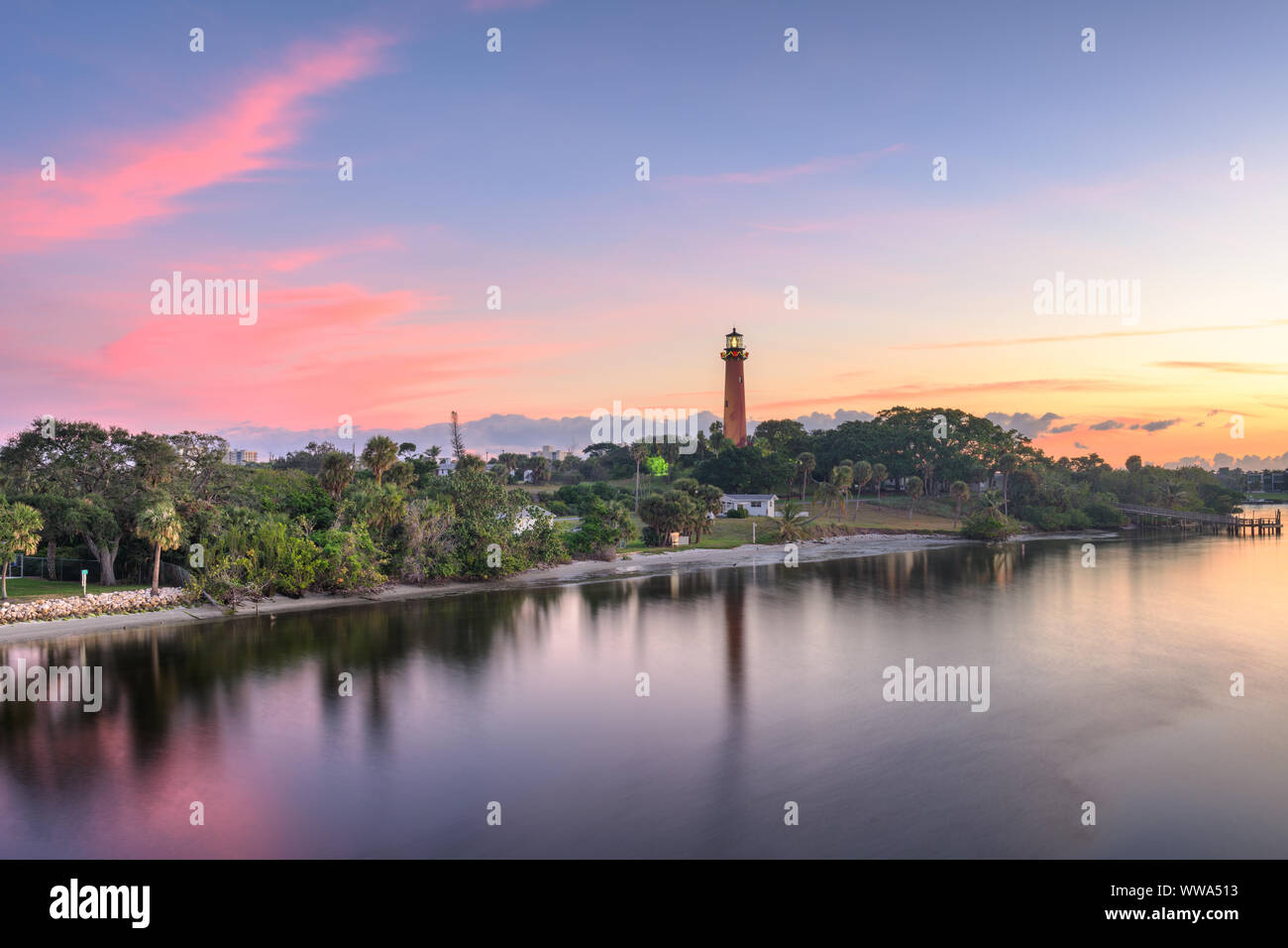 Jupiter, Florida, USA an den Jupiter Inlet Licht in der Dämmerung. Stockfoto