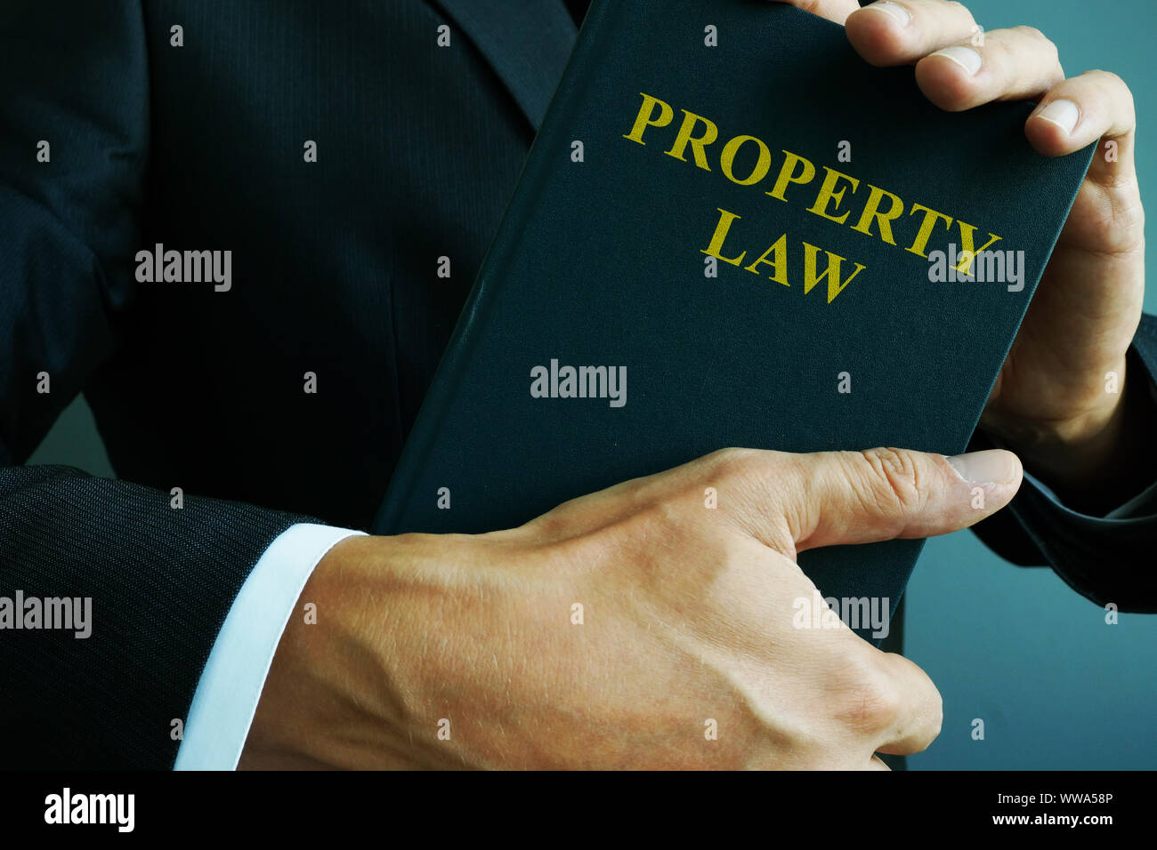 Eigentum in den Händen von einem Rechtsanwalt. Stockfoto