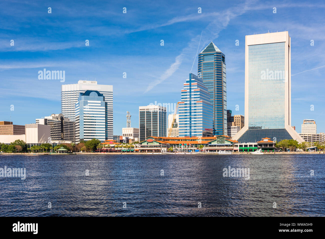 Jacksonville, Florida, USA Downtown Skyline über St. Johns River. Stockfoto