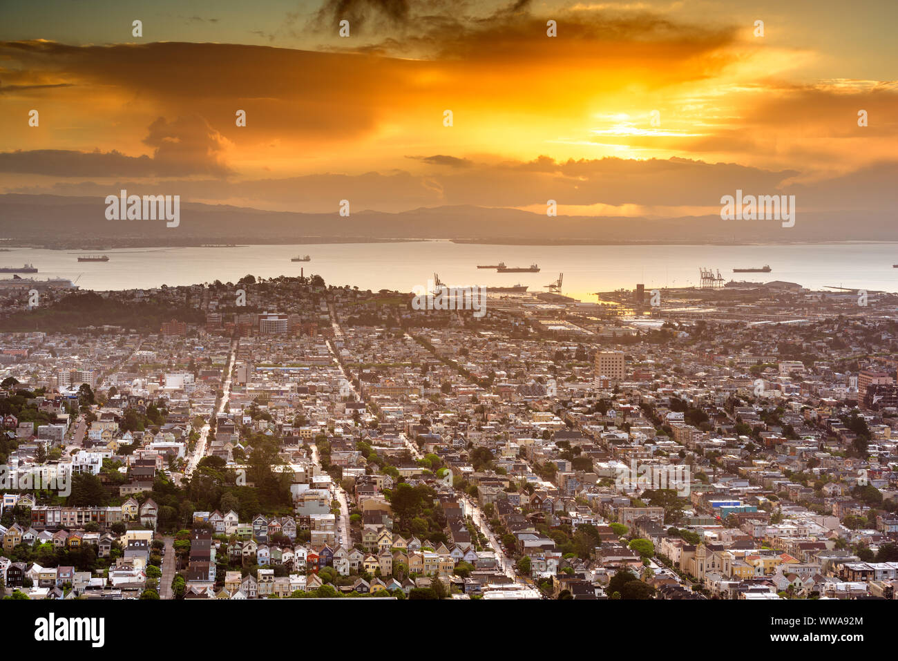 San Francisco, Kalifornien, USA Noe Valley die Skyline in der Dämmerung. Stockfoto