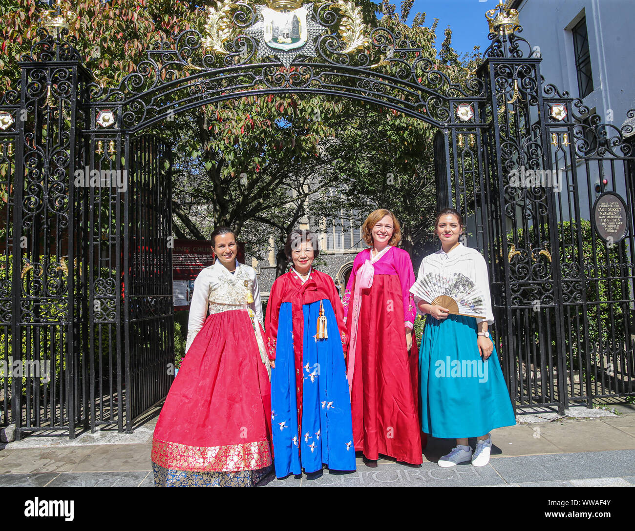 London, Großbritannien. 14 Sep, 2019. Eine echte Feier der koreanischen Kultur, Kingston ist eine kostenlose Familie-orientierte Veranstaltung für alle zu genießen. Statt im Alten Markt, in diesem Jahr das Highlight war ein Community Dance Projekt führte durch den Umzug, eine professionelle Dance Company aus Südkorea in Zusammenarbeit mit LOKO (London KPop Dance Workshop) tun dem Dach Tanz, eine etablierte London Dance Workshop unternehmen. Credit: Paul Quezada-Neiman/Alamy leben Nachrichten Stockfoto