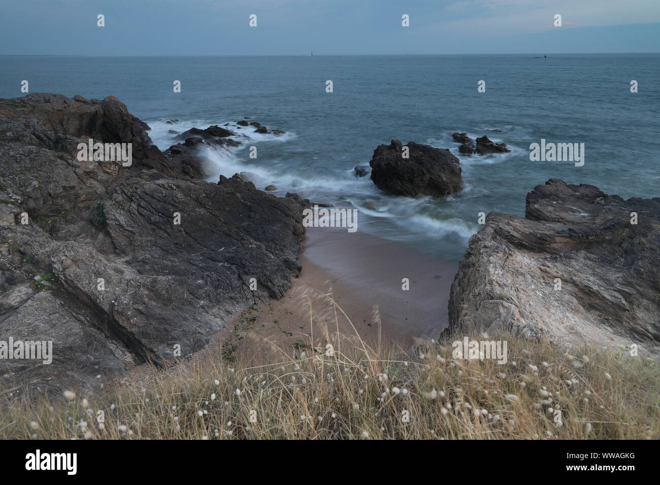 Französische Atlantikküste - Strand und Felsen in Pornichet Bereich Stockfoto