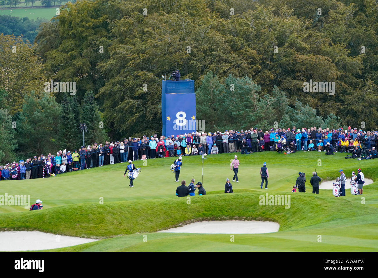 Auchterarder, Schottland, Großbritannien. 14 Sep, 2019. Samstag morgen Foresomes Spiele in 2019 Solheim Cup am hundertjährigen Kurs in Gleneagles. Abgebildet; Blick auf 8. grün mit 1. März zu spielen. Credit: Iain Masterton/Alamy leben Nachrichten Stockfoto