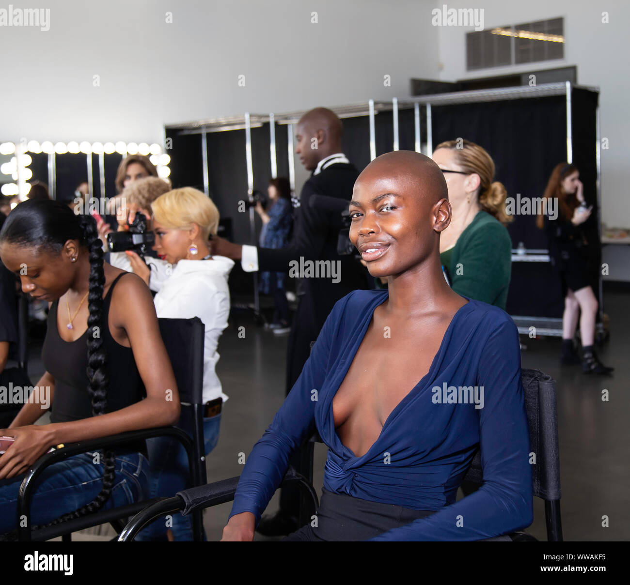 Romeo Hunte SS 20 Start- und Landebahn. New York Fashion Week im September 8, 2019. Backstage Vorbereitungen: Makeups, Nägel, Haare. Stockfoto