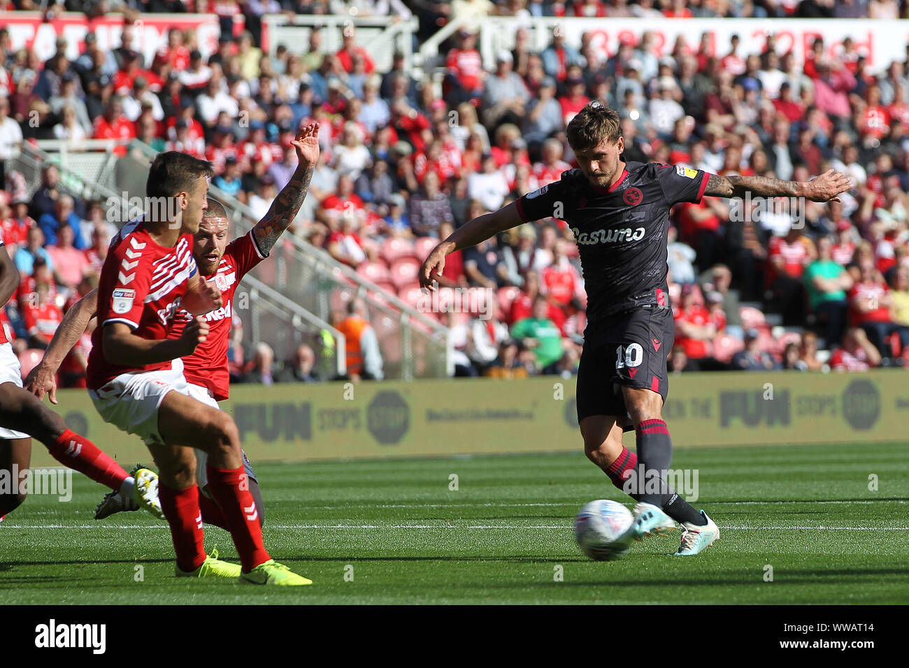 Middlesborough, Großbritannien. 14 Sep, 2019. John Swift Lesen schießt auf Ziel während der Sky Bet Championship Match zwischen Middlesbrough und Lesung im Riverside Stadium, Middlesbrough am Samstag, dem 14. September 2019. (Credit: Mark Fletcher | MI Nachrichten) nur die redaktionelle Nutzung, eine Lizenz für die gewerbliche Nutzung erforderlich. Foto darf nur für Zeitung und/oder Zeitschrift redaktionelle Zwecke Credit: MI Nachrichten & Sport/Alamy Live-Nachrichten verwendet werden. Stockfoto