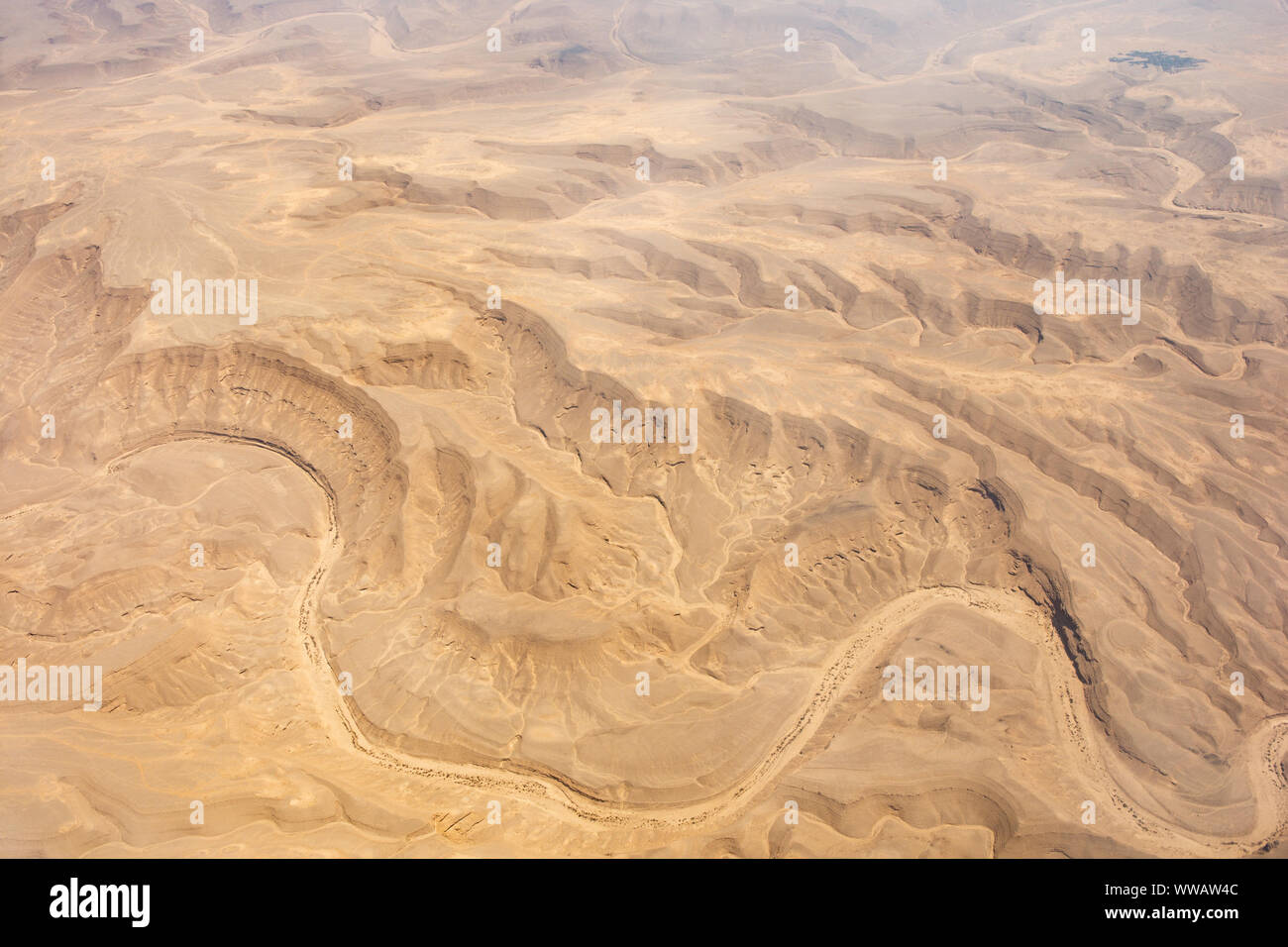 Luftaufnahme der Libyschen Wüste - die nördlichen und östlichen Teil der Sahara Wüste in der Nähe von Kairo, Ägypten Stockfoto