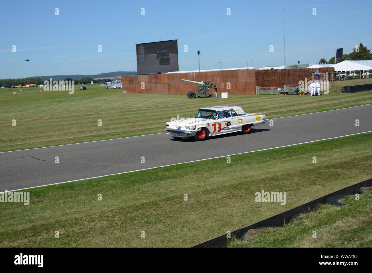 Goodwood Revival 13. September 2019 - St Mary's Trophy - 1959 Ford Thunderbird angetrieben von Romain Dumas Stockfoto