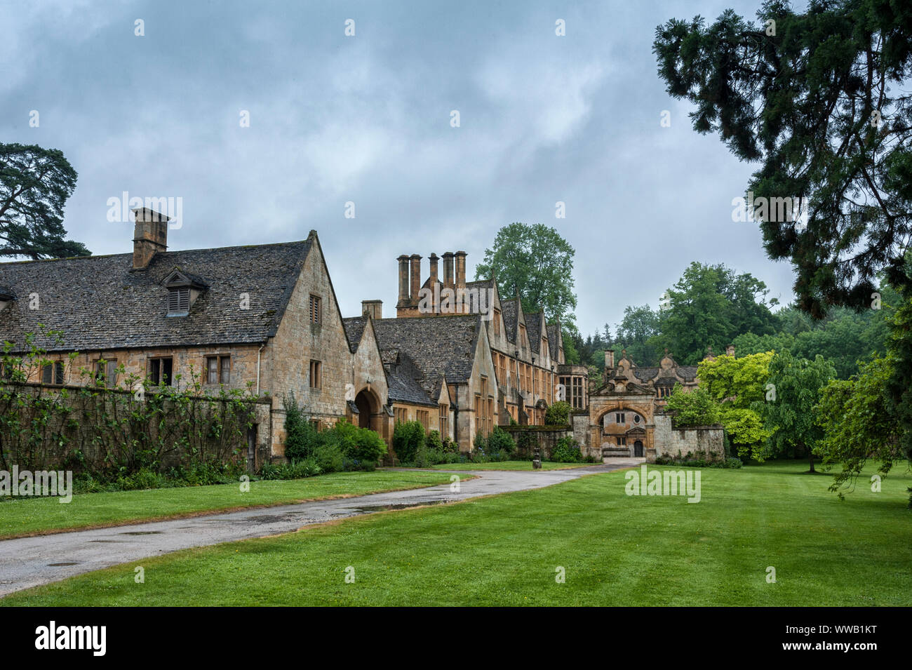 Stanway Herrenhaus gebaut in Jakobinischen Architektur 1630 in guiting gelben Stein, in der Cotswold Dorf Stanway, Gloucestershire, Cotswolds Stockfoto