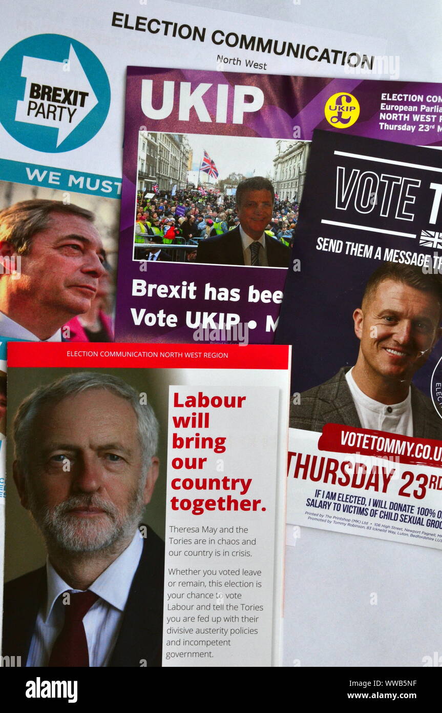 Wahl Flugblätter aus dem Arbeitsmarkt, Brexit und UKIP Parteien und Tommy Robinson für die Wahlen zum Europäischen Parlament am Donnerstag, den 23. Mai 2019 Stockfoto