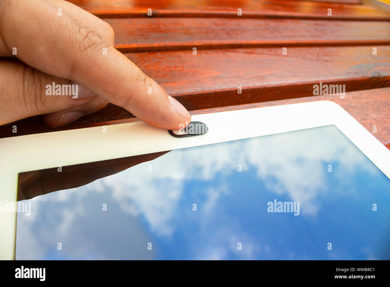 Datenschutz schieben Sie die Abdeckung der Kamera, Webcam Abdeckung für Tablet Stockfoto