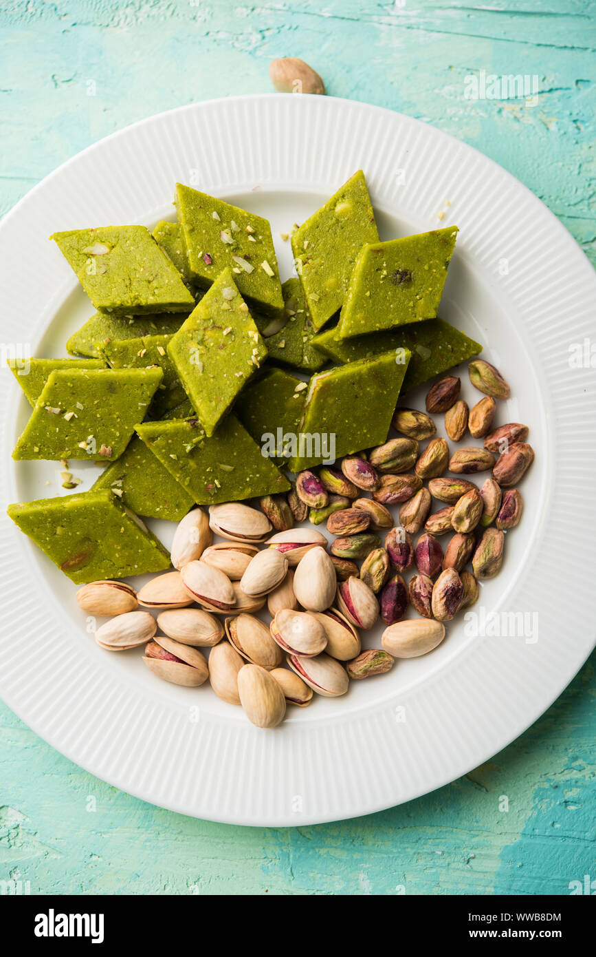 Pista Katli/Burf i/ burfee oder Pistachio Kuchen, beliebtes Festival süß oder Dessert oder Mithai aus Indien und Pakistan Stockfoto