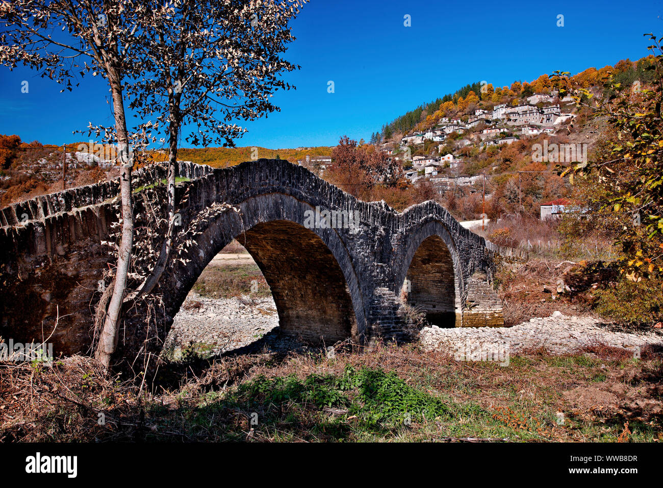 Die myloi (auch als 'MYLOS' Brücke) bekannt, in der Nähe von kipoi Dorf, Region Zagori, Ioannina, Epirus, Griechenland. Stockfoto