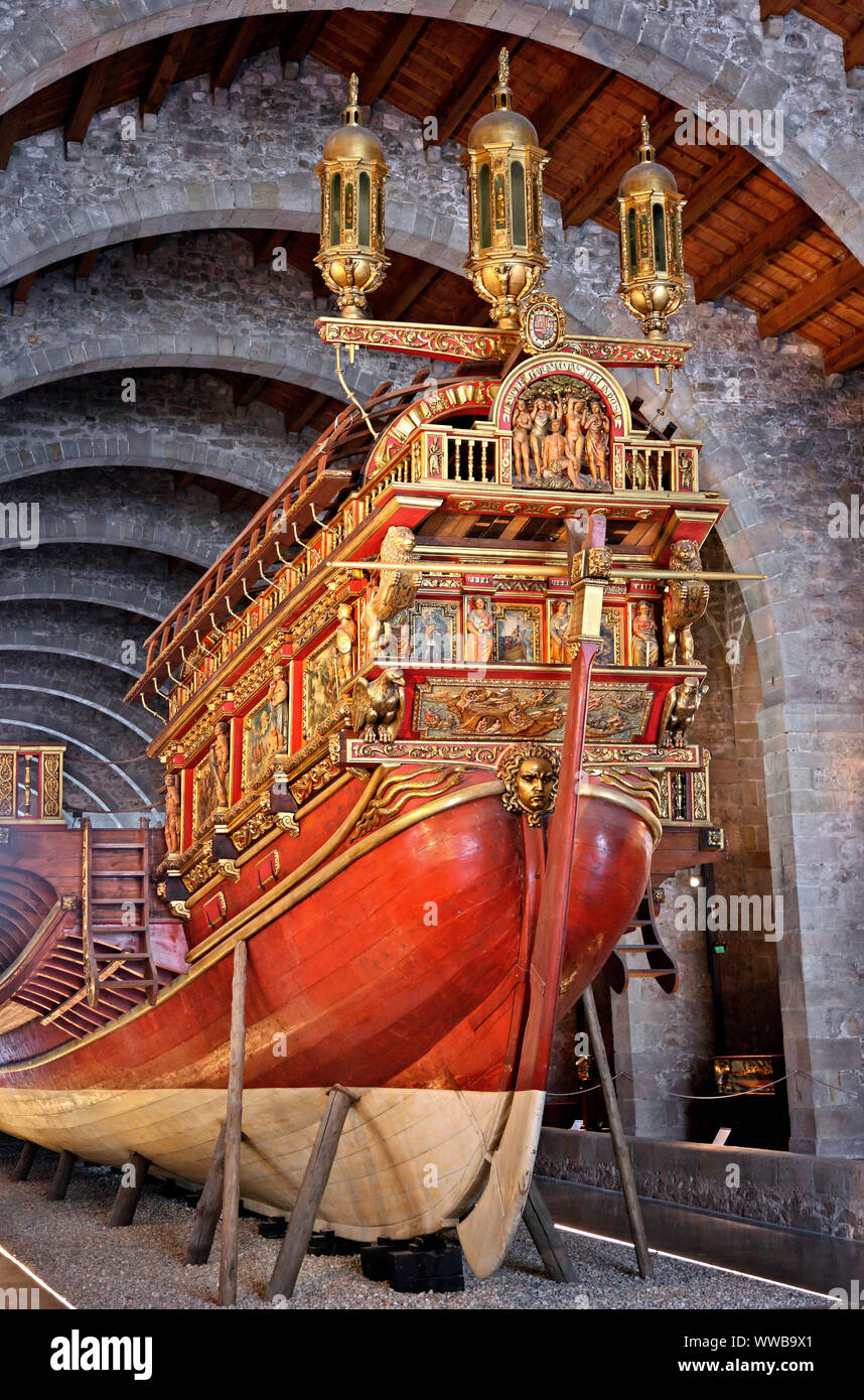 Replik des Flaggschiffs von Don Juan de Austria, in das Museu Maritim im Alten Werften von Barcelona, Katalonien, Spanien Stockfoto