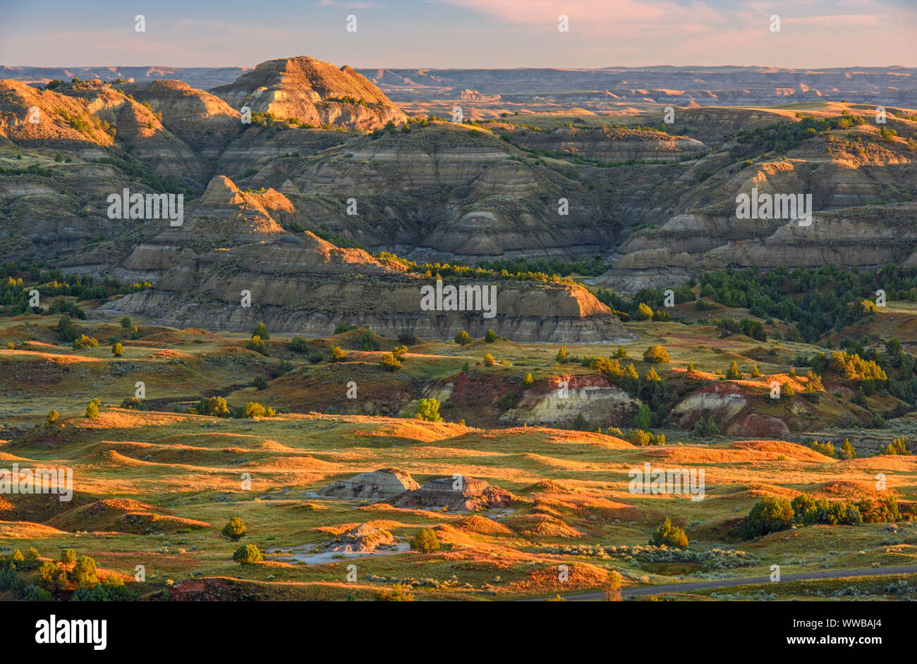 Die Badlands im Spätsommer, von Buck Hill, Theodore Roosevelt National Park (Südafrika), North Dakota, USA Stockfoto