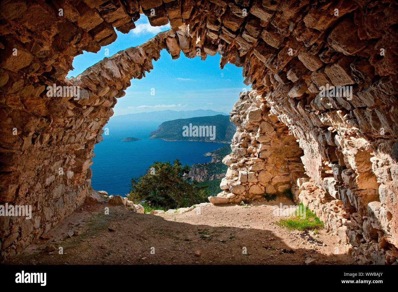 Die Insel Rhodos, Dodekanes, Griechenland. Ansicht von innen Monolithos Castle (15. Jahrhundert). Stockfoto