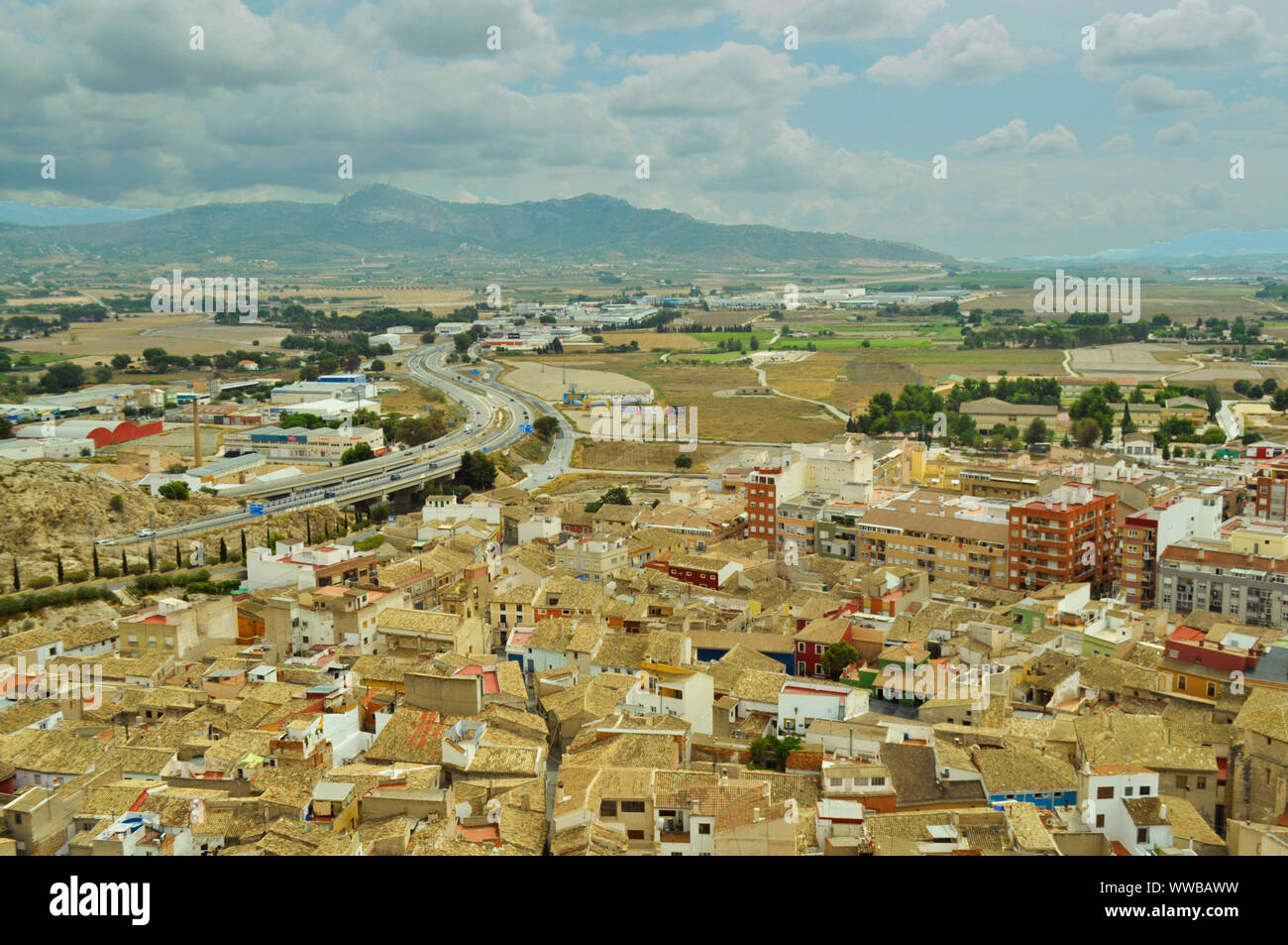 Sky Viewing einer alten Stadt - Landschaft Panoramabild von einem Berg Stockfoto