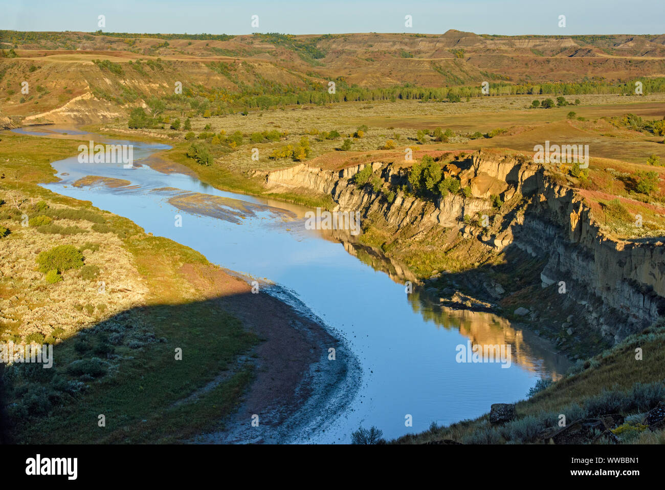Little Missouri River Valley im Spätsommer, Theodore Roosevelt National Park (Südafrika), North Dakota, USA Stockfoto