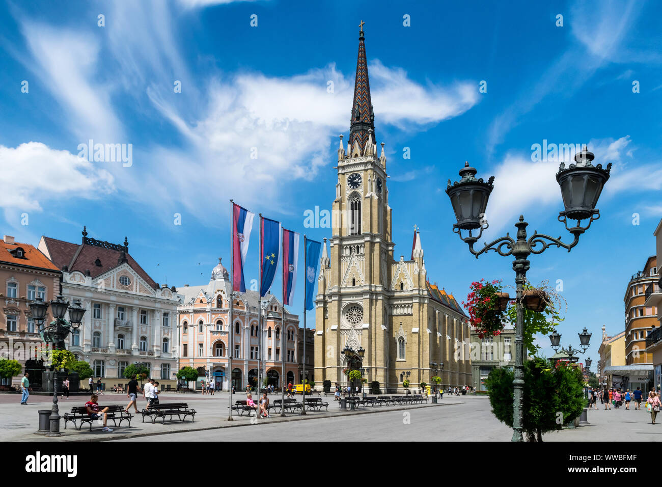 NOVI SAD, Serbien - 7. Juli, Novi Sad - Liberty Square am Tag der Ausfahrt Festival. Novi Sad ist die zweitgrößte Stadt in Serbien, 1895 erbaut. Novi Sa Stockfoto