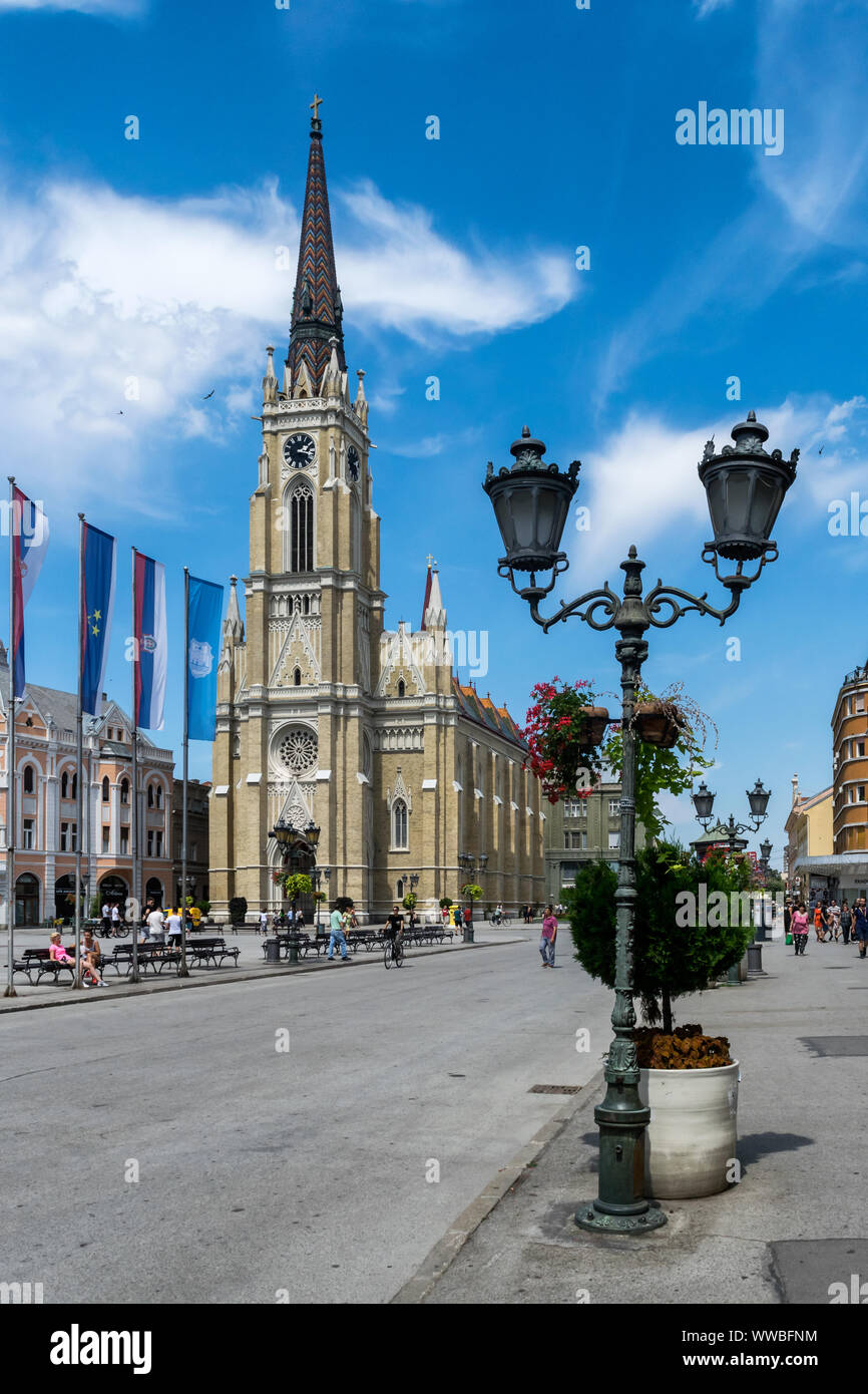 NOVI SAD, Serbien - 7. Juli, Novi Sad - Liberty Square am Tag der Ausfahrt Festival. Novi Sad ist die zweitgrößte Stadt in Serbien, 1895 erbaut. Novi Sa Stockfoto