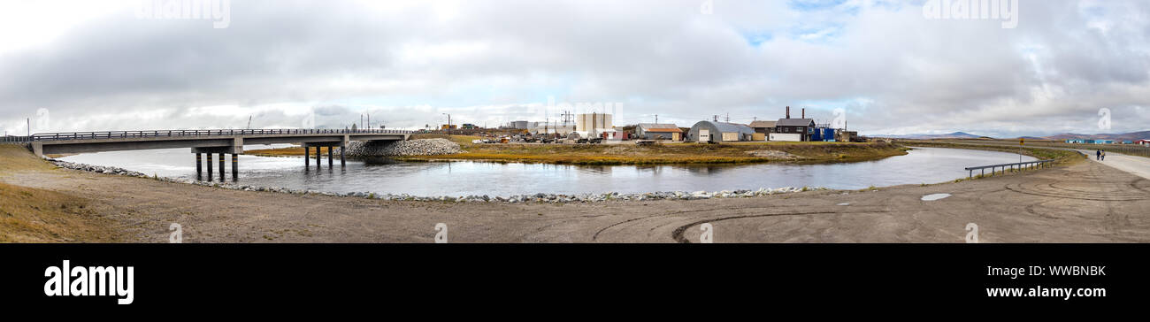Eine kleine Brücke auf Jafet Dr Anschließen des Port Rd und Seppala Dr in Nome, Alaska, USA. Stockfoto