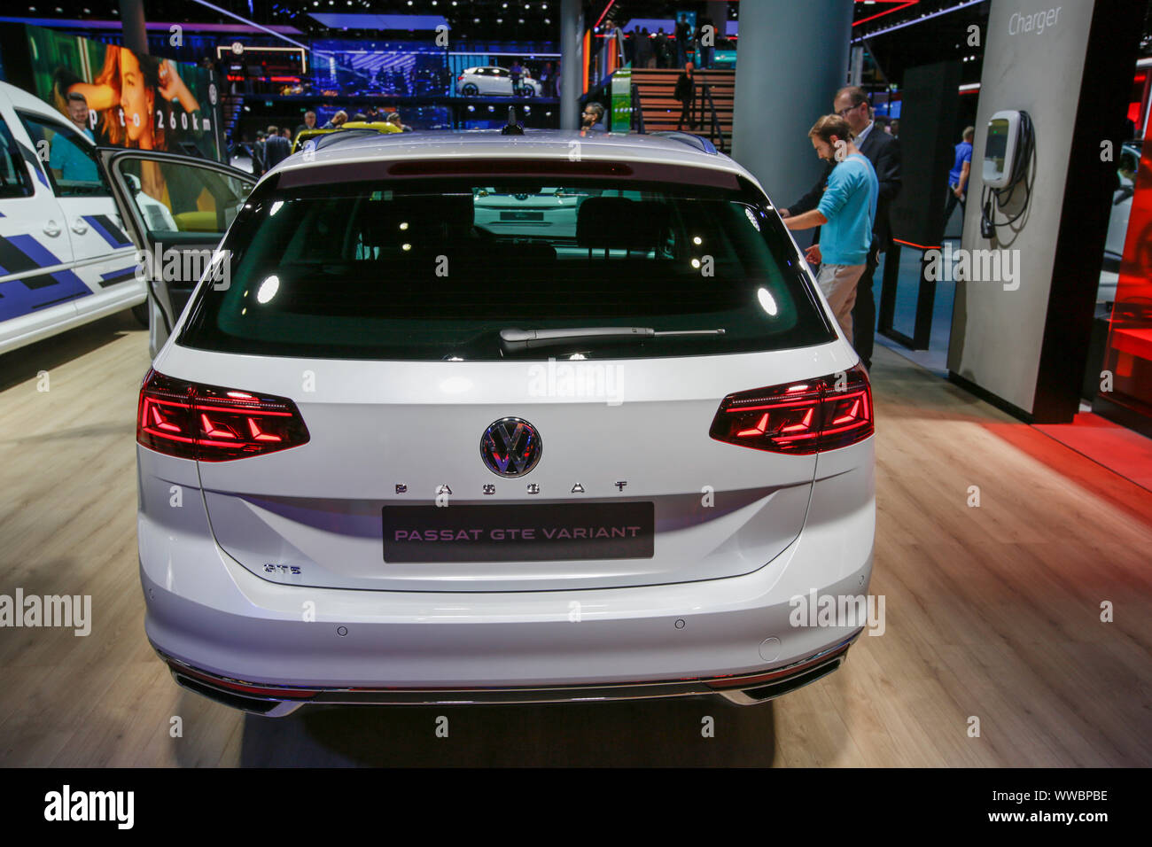 Frankfurt am Main, Deutschland. 12 Sep, 2019. Der Automobilhersteller VW zeigt die GTE VW Passat Variant 2019 Internationale Automobil-Ausstellung (IAA). (Foto von Michael Debets/Pacific Press) Quelle: Pacific Press Agency/Alamy leben Nachrichten Stockfoto