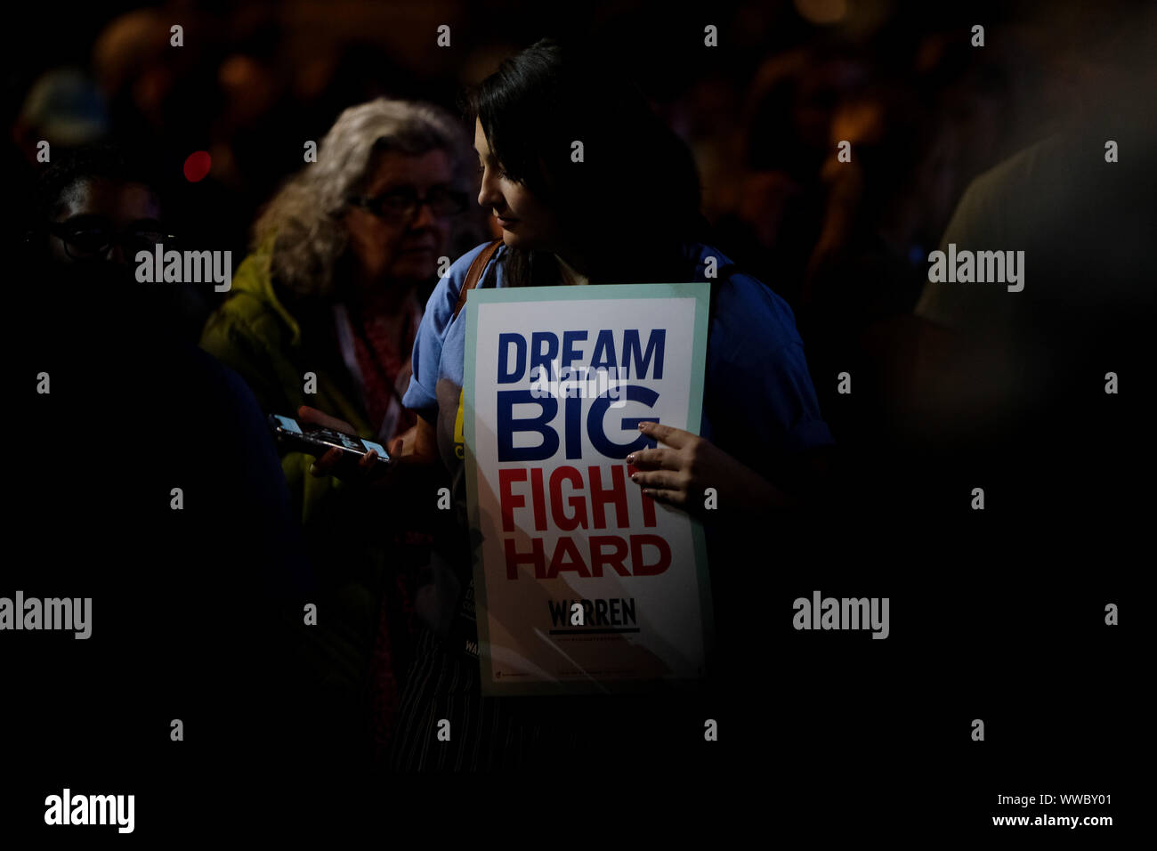 Springfield, USA. 14 Sep, 2019. Elizabeth Warren Unterstützer erwartet Ihre Ankunft am Massachusetts demokratischen Parteitag in Springfield. Credit: SOPA Images Limited/Alamy leben Nachrichten Stockfoto