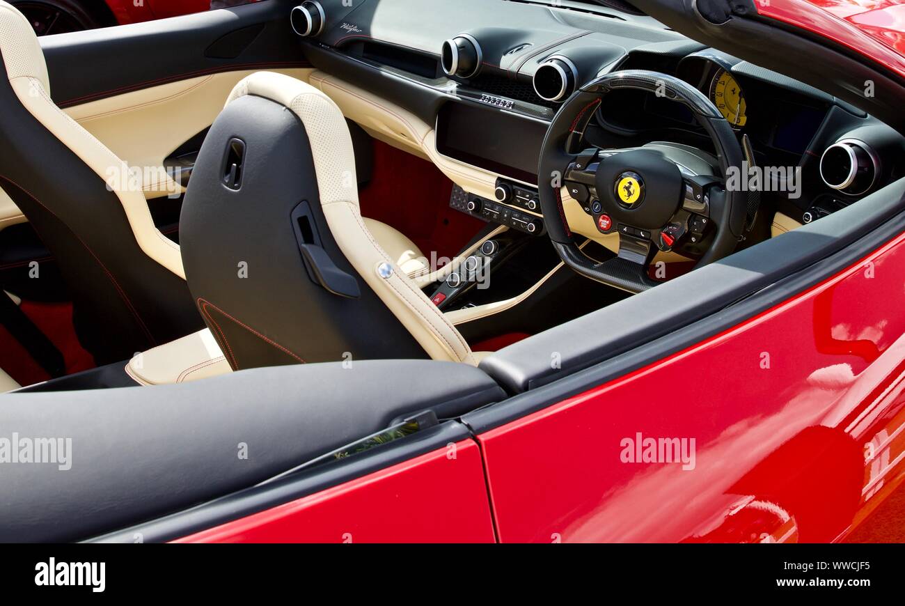 Ferrari Portofino (Typ W 164) auf der Messe 2019 Salon Privé at Blenheim  Palace, Oxfordshire Stockfotografie - Alamy