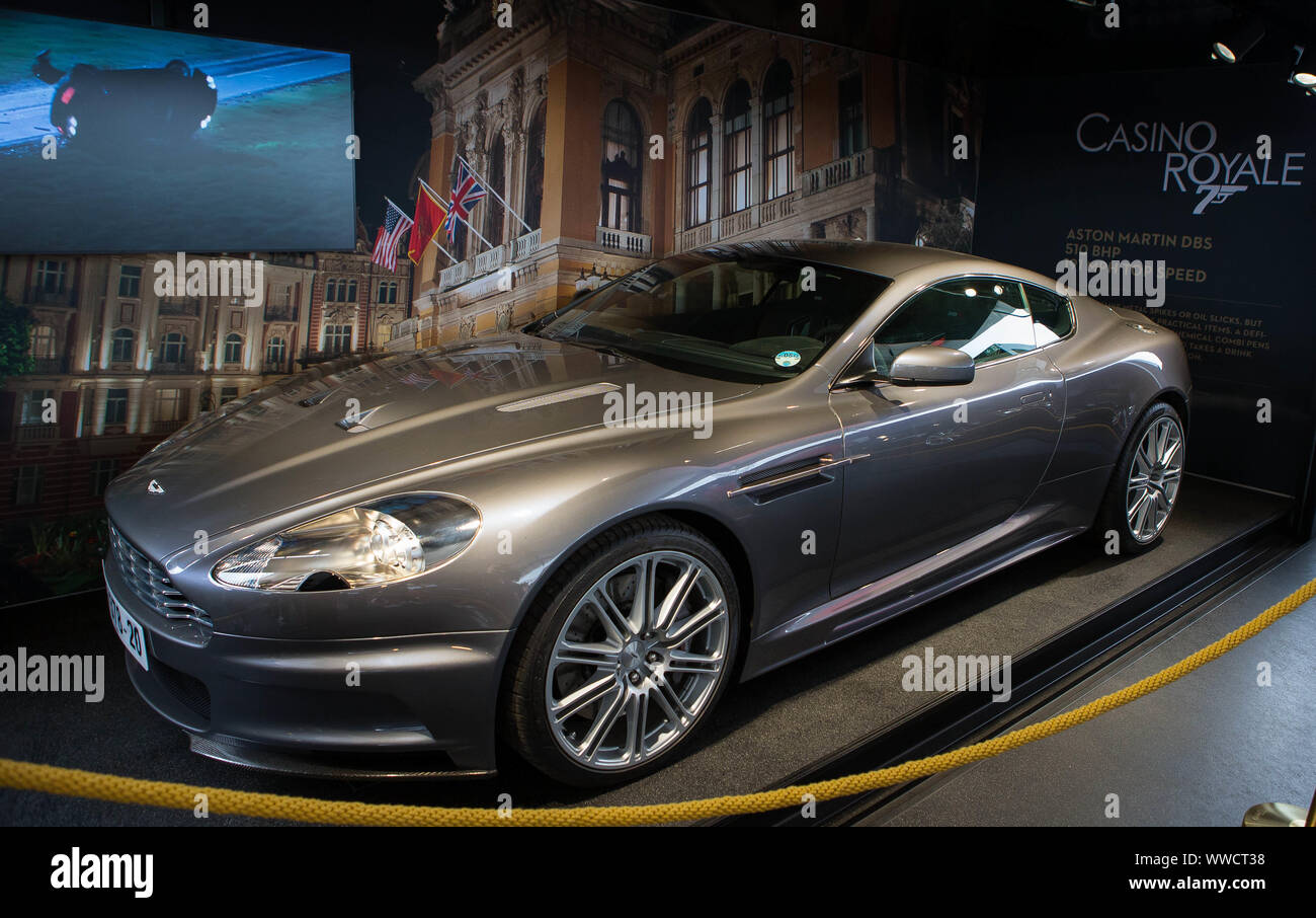 Der Aston Martin DBS von den Dreharbeiten zu Casino Royale auf Anzeige in Silverstone als Teil des Touring "Bond in Motion" Ausstellung. Stockfoto