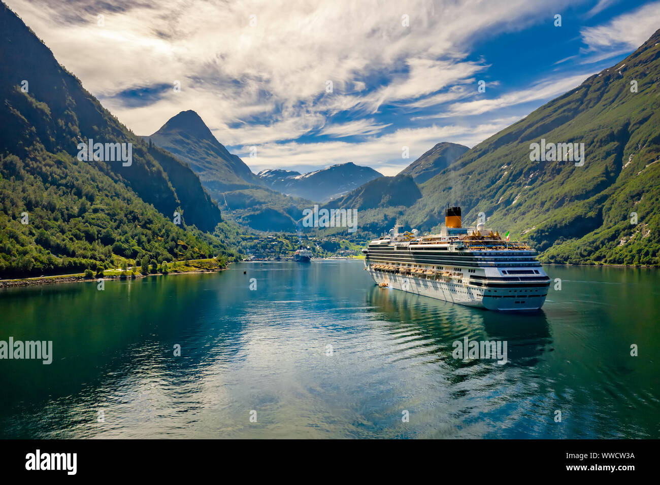 Geiranger Fjord, schöne Natur Norwegen. Der Fjord ist eine der meistbesuchten Sehenswürdigkeiten 