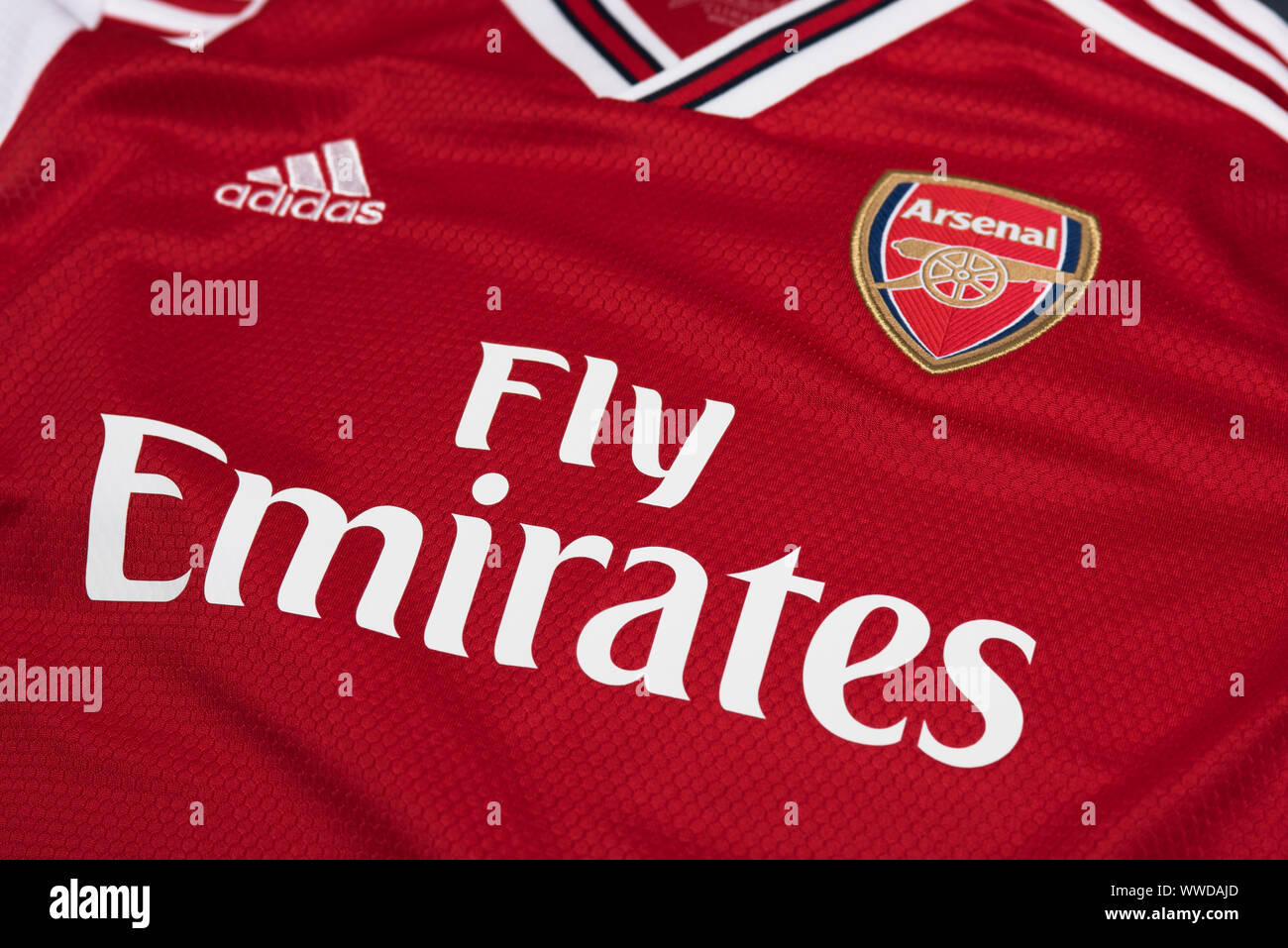 Nahaufnahme von Arsenal x Adidas 19/20 Startseite Stockfoto