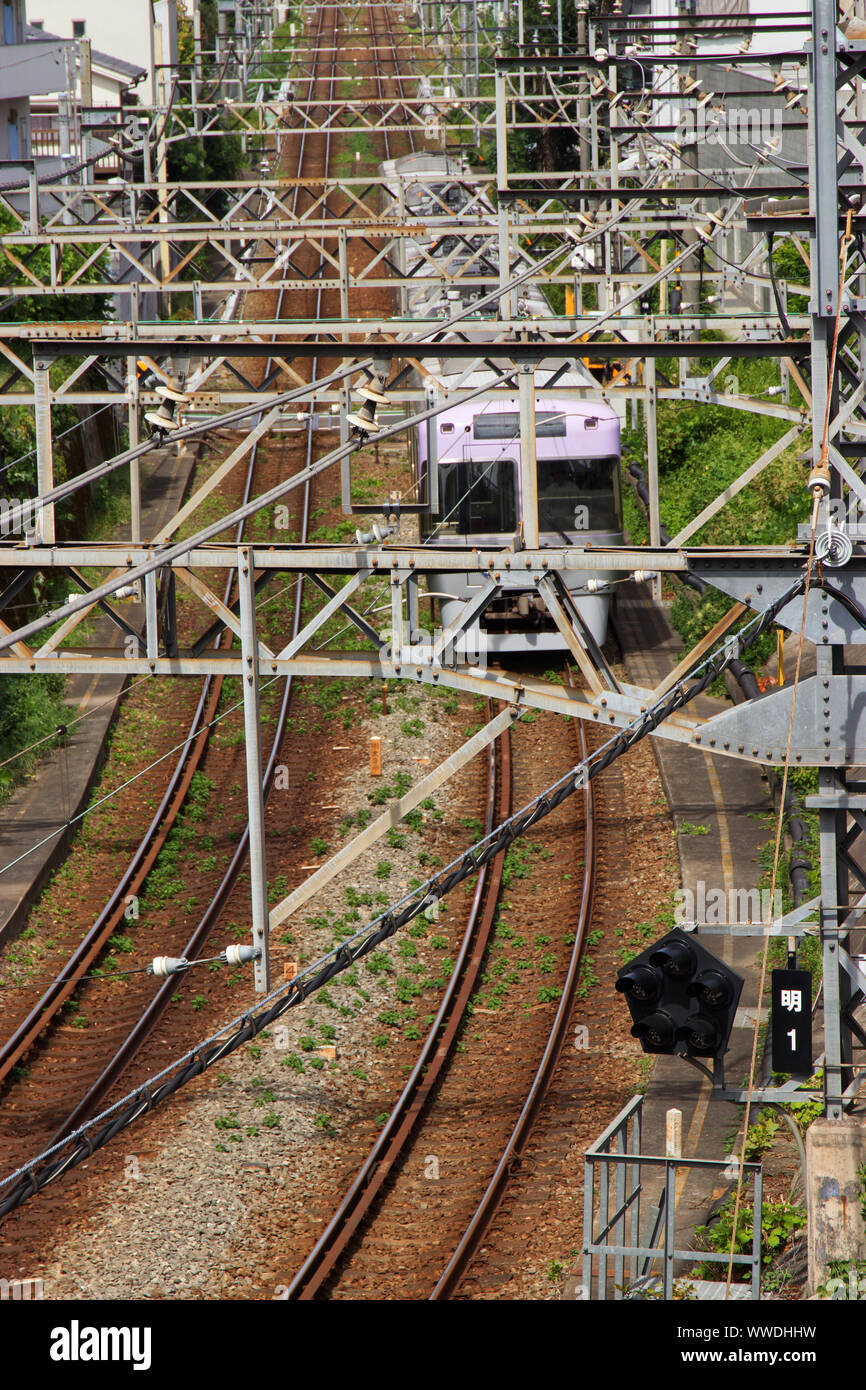 Eisenbahn- und U-Bahnen in Tokio, Japan Stockfoto