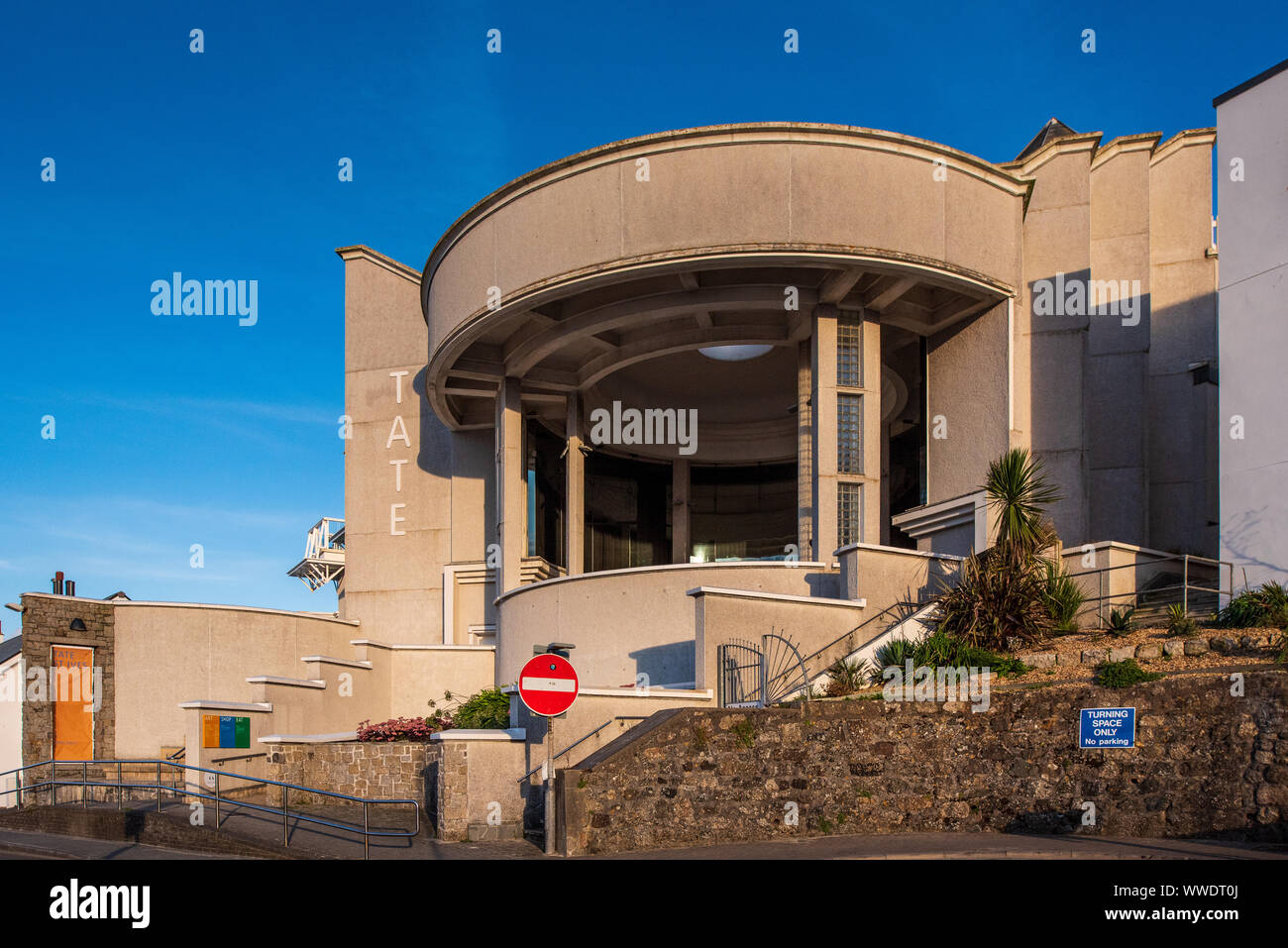 Tate St Ives - die Tate Gallery St. Ives. Zwischen 1988 und 1993 auf dem Gelände einer alten Gaswerk erbaut. Architekten Eldred Evans und David Shalev, 1993. Stockfoto