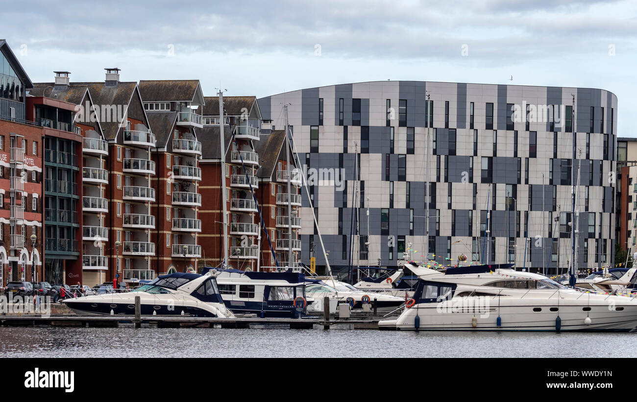 IPSWICH, SUFFOLK, Großbritannien - 11. AUGUST 2018: Blick auf die neu entwickelte Waterfront Stockfoto