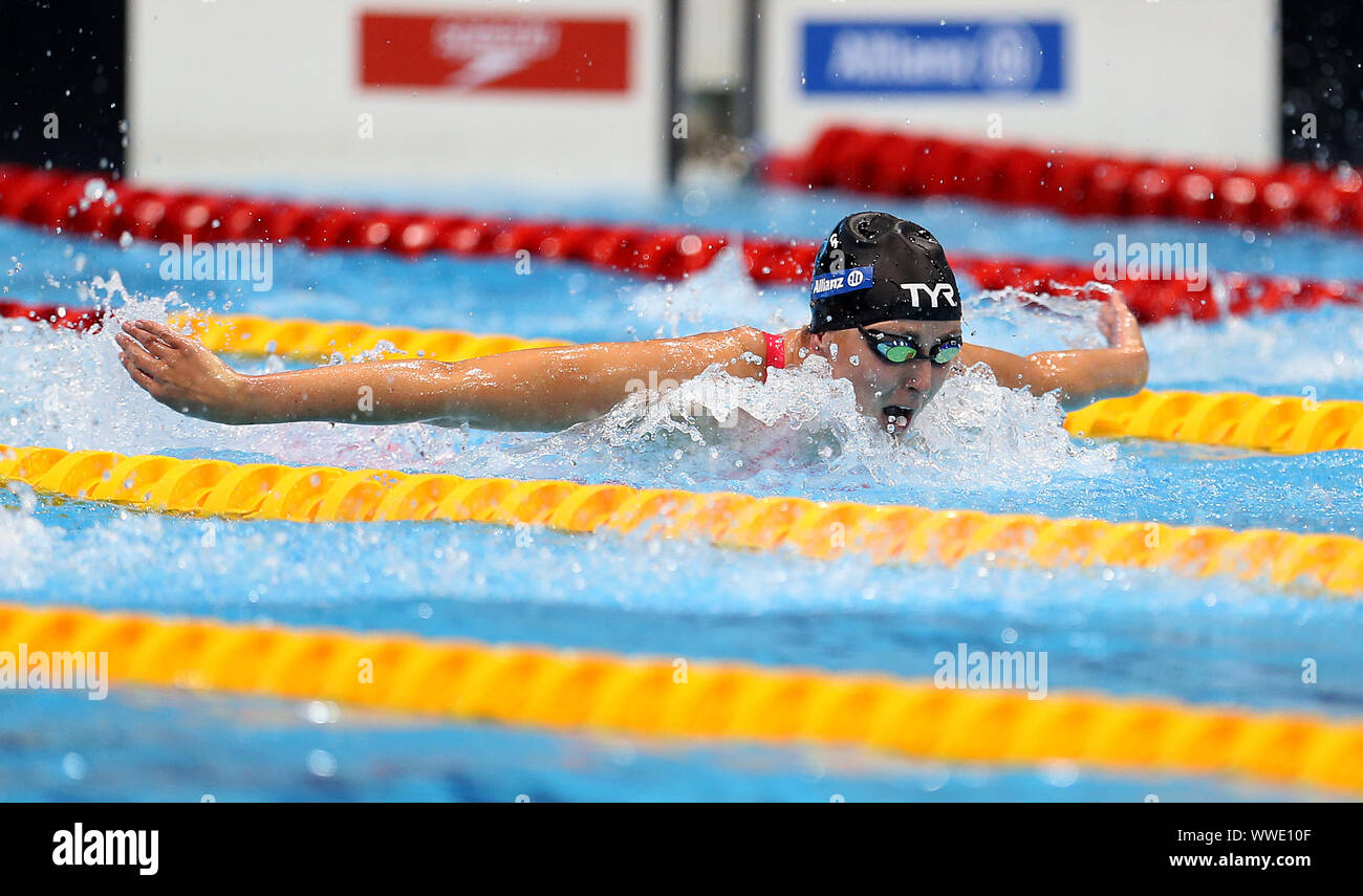 Großbritanniens Jessica-Jane Applegate Coes auf Platz 2 gewinnt 100 m der Frauen Butterfly S14 Final bei Tag sieben der Welt Para Schwimmen Allianz Meisterschaften an der London Aquatic Centre, London. Stockfoto