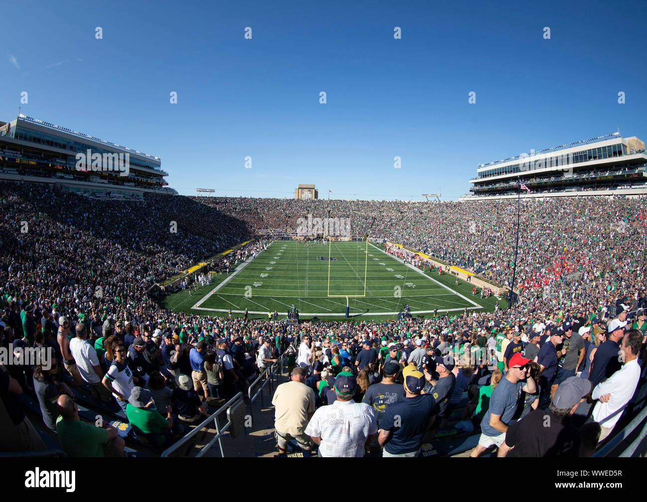 South Bend, Indiana, USA. 14 Sep, 2019. Eine allgemeine Ansicht von Notre Dame Stadium während der NCAA Football Spiel zwischen den New Mexico Lobos und die Notre Dame Fighting Irish im Notre Dame Stadium in South Bend, Indiana. Notre Dame besiegte New Mexico 66-14. Johann Mersits/CSM/Alamy leben Nachrichten Stockfoto