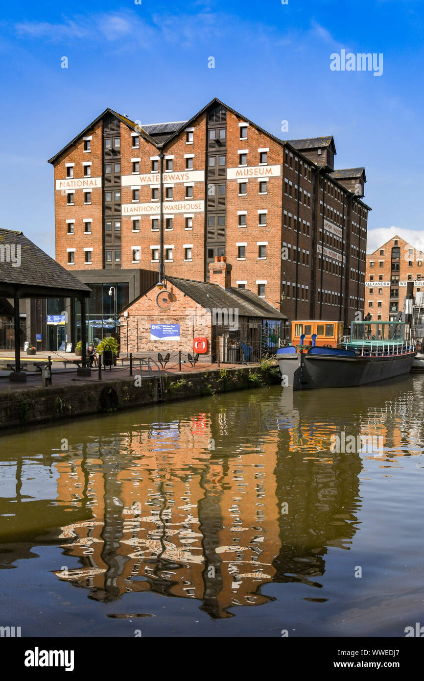 GLOUCESTER QUAYS, ENGLAND - September 2019: Außenansicht des National Waterways Museum, in der alten Llanthony Lager in Gloucester untergebracht Stockfoto