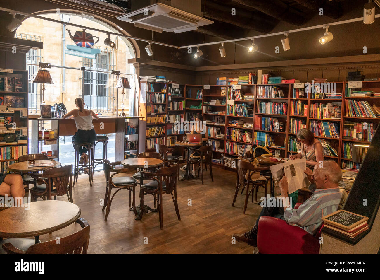 Buchen Sie im Bar Buchhandlung, Aix-en-Provence, Frankreich Stockfoto
