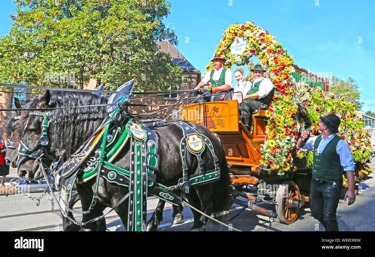 Stuttgart, Germany-September 30, 2018: Bierfest, Festzug mit Pferden Stockfoto
