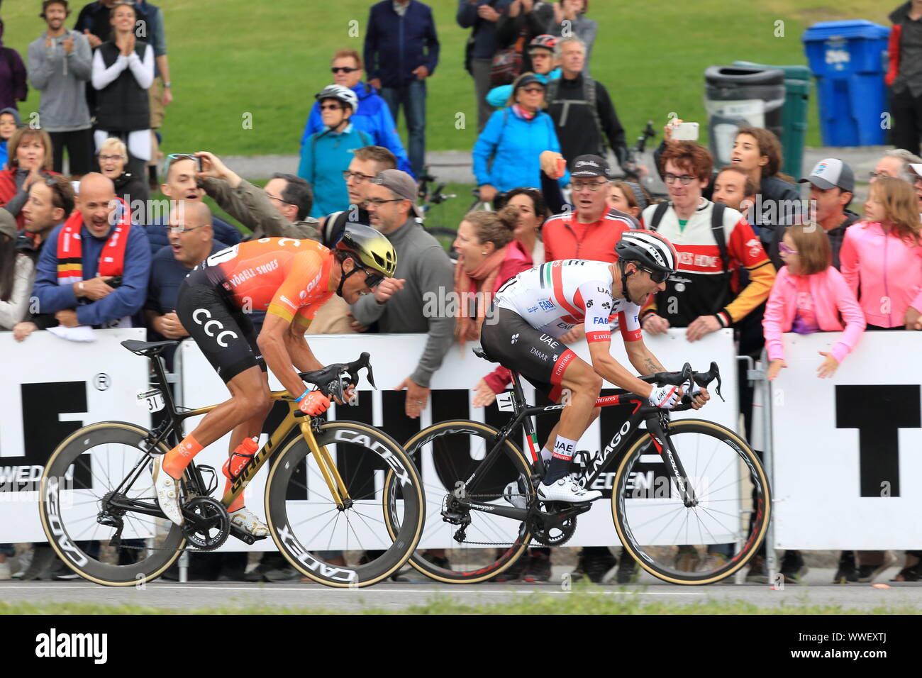 Montreal, Kanada. 15.09.2019. Greg Van Avermaet, 31 der CCC Team überholt Diego Ulissi, 71 der VAE Team Emirates Grand Prix Cycliste Rennen, die ich gewinnen Stockfoto