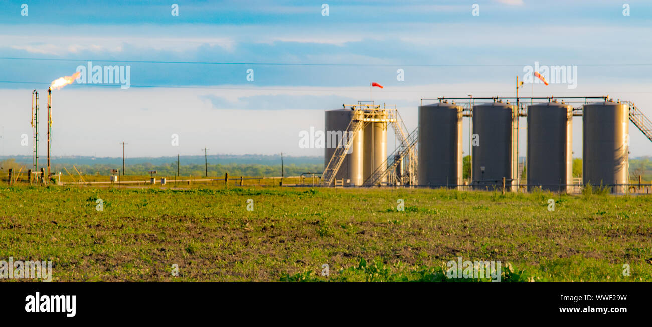 Öl- und Gassammelanlage in Eagle Ford Stockfoto