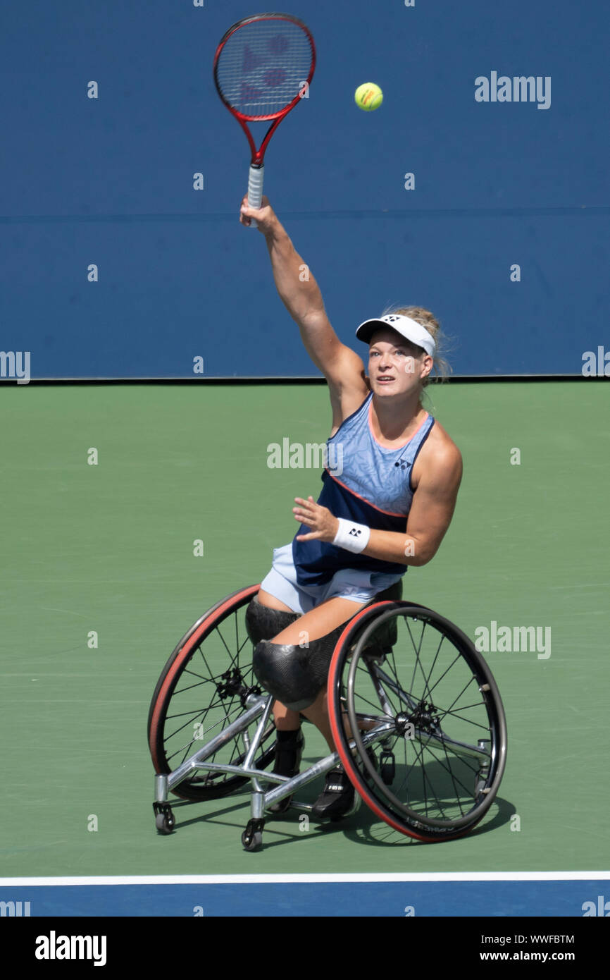 Diede De Groot Niederlande konkurrieren in den Endrunden von Singles der Rollstuhl Frauen an der 2019 US Open Tennis. Credit: Paul J Sutton/PCN/LBA/Alamy leben Nachrichten Stockfoto