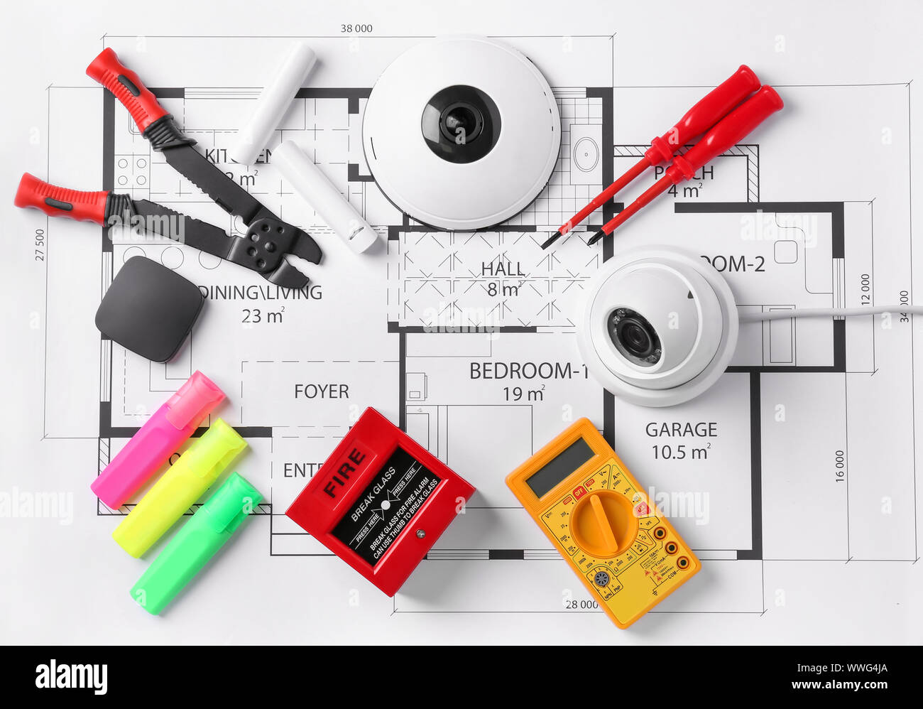 Verschiedene Ausrüstungen von Sicherheit System und Tools für die Verkabelung auf der Startseite Planen Stockfoto