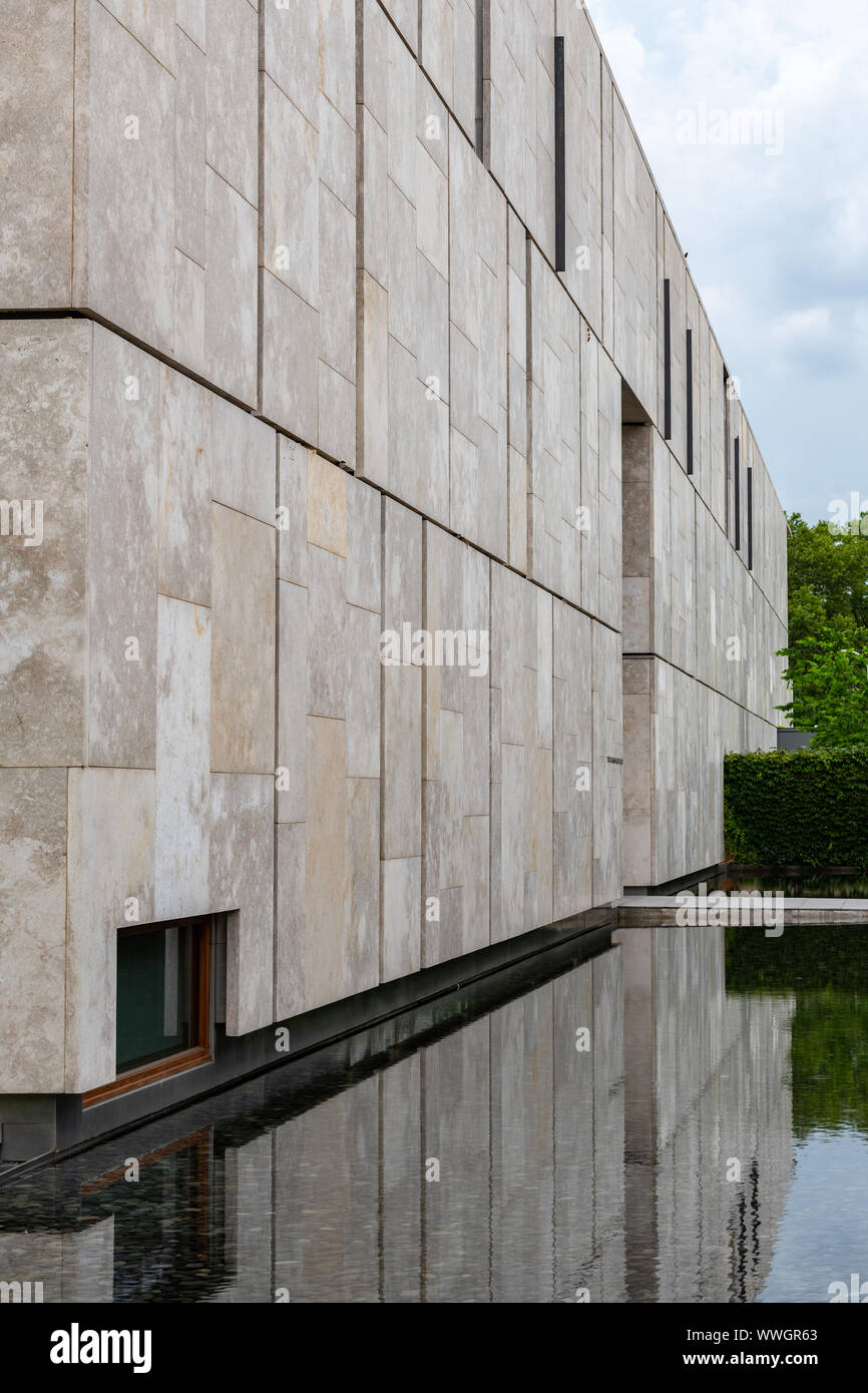 Die Nordfassade der Barnes Foundation Gebäude auf Benjamin Franklin Parkway. Die Galerie hat Impressionist, Post-Impressionist und moderne Stücke Stockfoto