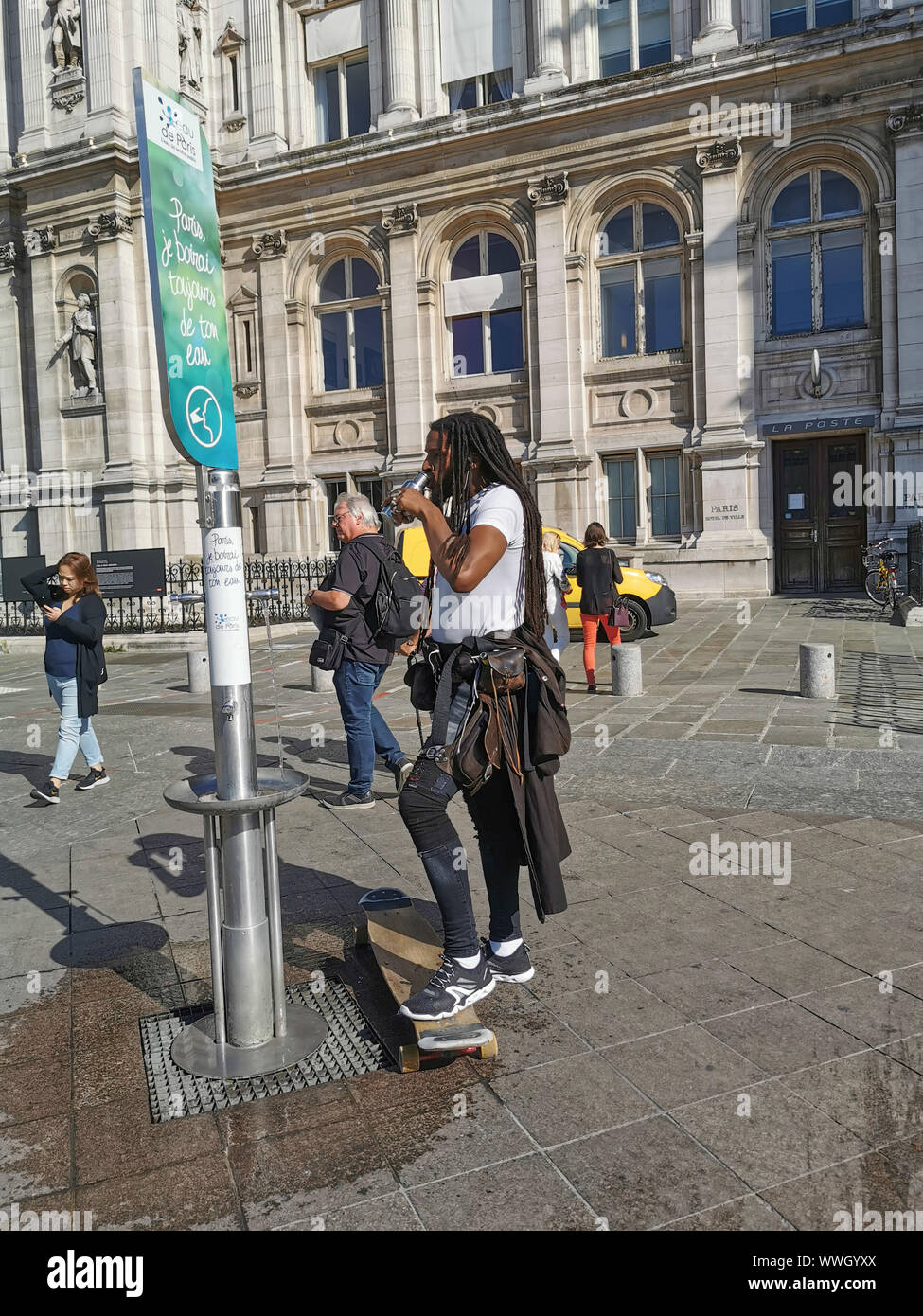 TOTEM BRUNNEN, PLACE DE L'Hotel de Ville, PARIS Stockfoto